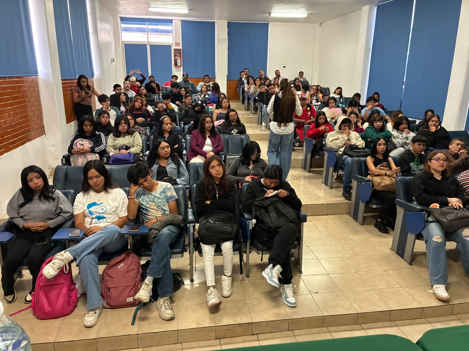 CUJR imparte conferencia sobre prevención de riesgos en redes sociales